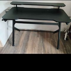 Gaming desk