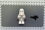 lego star wars sw1180 Snowtrooper minifigure - Female, Printed Legs, Dark Tan Hands, Reddish Brown Head, Open Mouth Smirk