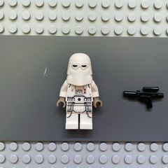 lego star wars sw1180 Snowtrooper minifigure - Female, Printed Legs, Dark Tan Hands, Reddish Brown Head, Open Mouth Smirk