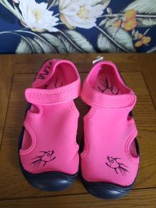 Hottuna water shoes kids size 2UK