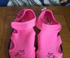 Hottuna water shoes kids size 2UK