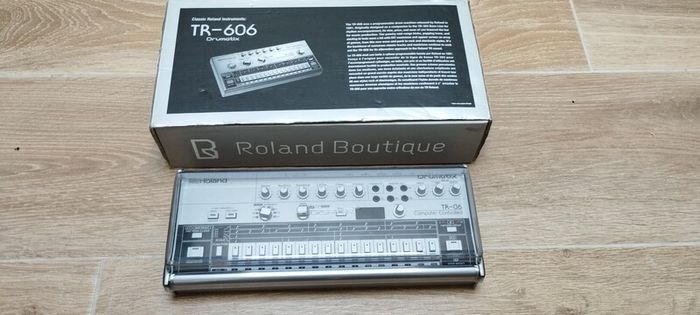 Roland TR-06 drum machine