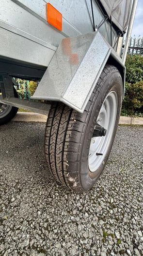 Erde - Galvanised trailer with roof box and frame - excellent condition