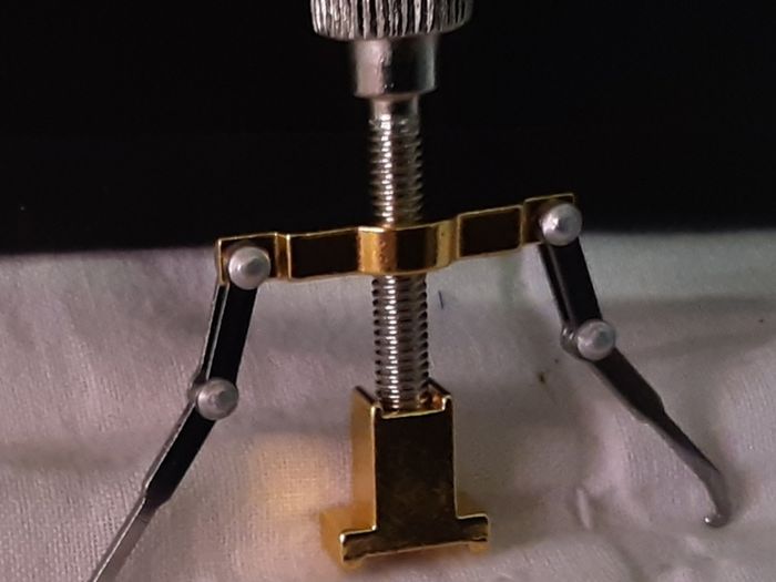 Ingrow toenail lifter