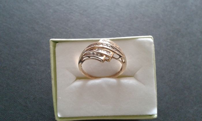 WOW. Diamond Gold Engagement Ring.