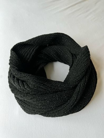 Black circular scarf