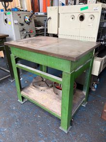 Surface table