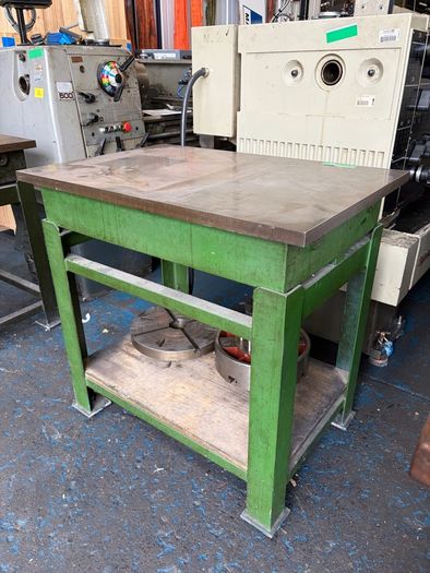 Surface table