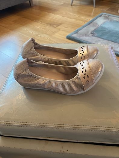 Flat Redz shoes