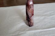 Agate obelisk red,white