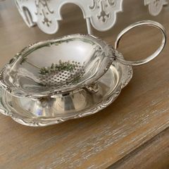 Beautiful ShabbyChic Vintage Tea/Teabag Holder Strainer