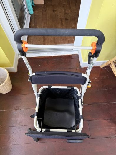 Folding Rollator, Walker with Seat and Basket,  Mobiclinic Coliseo