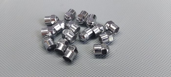 Wheel dust caps (Chrome)