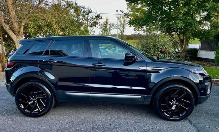 Range Rover Evoque  2 years NCT (March 2028)