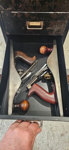 metal set of drawerw
