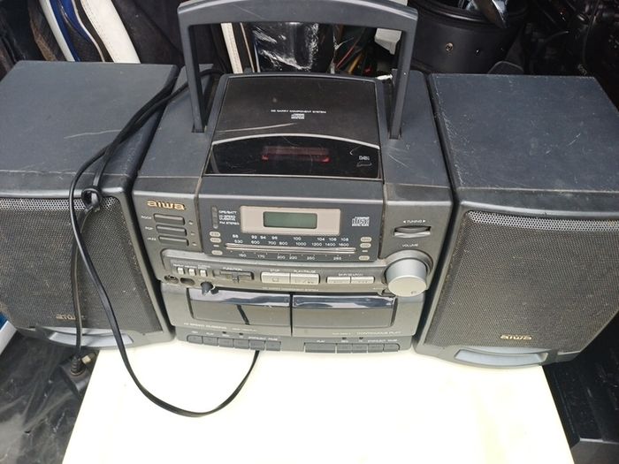 Aiwa cd radio and cassette player