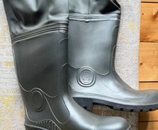 Fishing overalls /waders Size 10.5 or 45