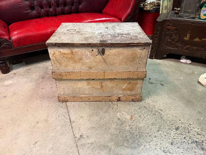 really nice old tool chest....