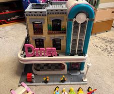 lego downtown diner modular 10260