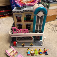 lego downtown diner modular 10260