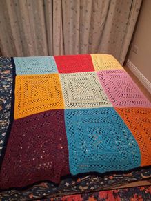 Handmade Extra Large Crochet Blanket (Excellent condition)