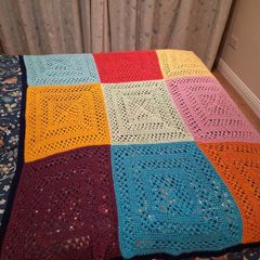 Handmade Extra Large Crochet Blanket (Excellent condition)
