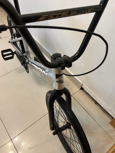 Autonomy Blade BMX 20  Excellent Condition  2 Brand New Spare Tyres  280 Euros ONO