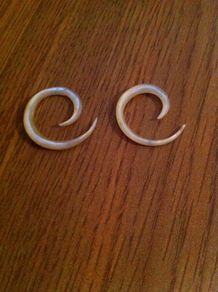 unique iridescent shell stretchers