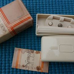 Vintage 1950 NYMPH Ladies Travel Razor  Bakelite + Original Case and box