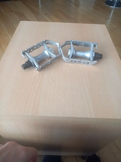 vintage pedals chrome alloy