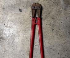 Bolt cutter