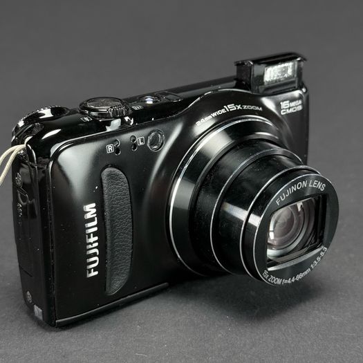 Fujifilm FinePix F500EXR digital compact camera