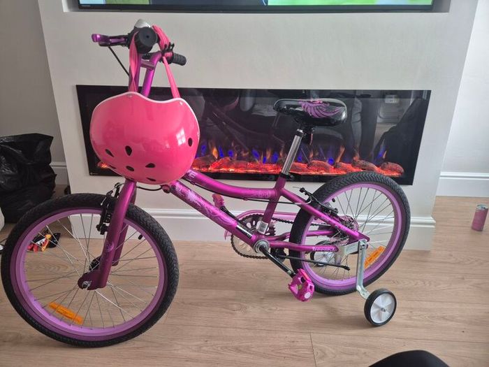 Girls 20" bike & helmet