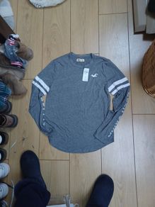 Hollister long sleeved tshirt