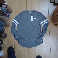 Hollister long sleeved tshirt