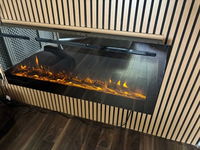 Wall mountable media wall fire