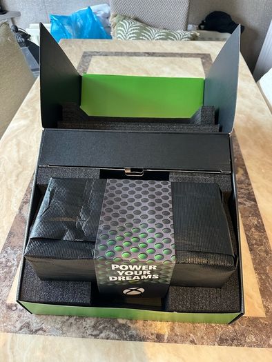x box  series X 1TB