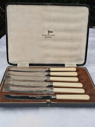 Walker & Hall Sterling Silver Collared Set Of Six Knives(1940)