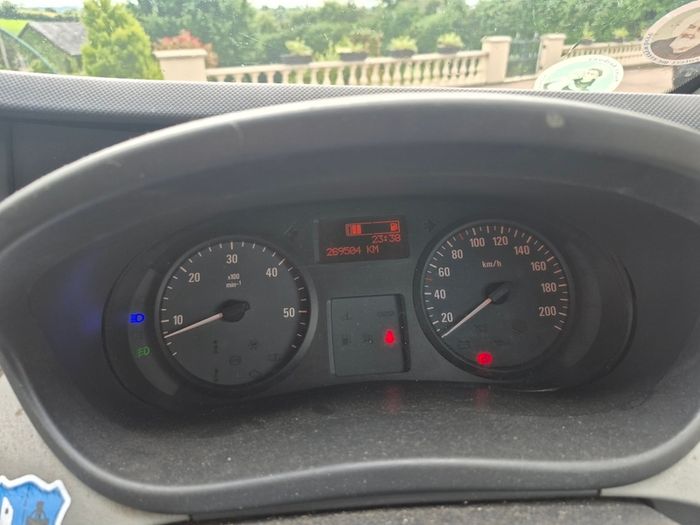 opel vivaro 2.0
