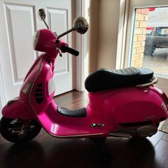 Pink 12.5v Battery Powered Vespa