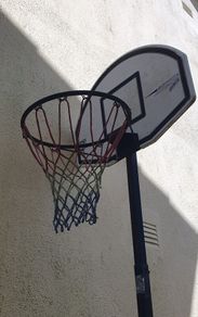 A Free Standing Basket Ball Hoop - Read Carefully - #