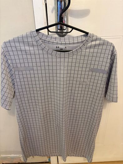 under armer t shirts men's small