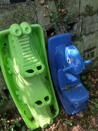 Sand and water play table and rockers