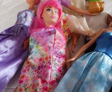 Assorted dolls