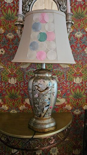 Beautiful hand painted birds vintage Oriental style table lamp