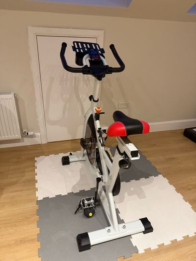 Body Sculpture Spin Bike / Indoor Cycling Exercise Bike