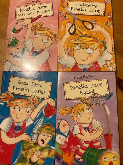 Box set Amelia Jane  plus Clarice Bean spells Trouble