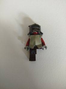 Lego LOTR lor008 Uruk-hai - Helmet and Armour