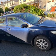 motor Toyota Corolla Saloon