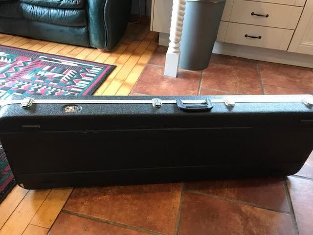 SX Fretless Jazz Bass